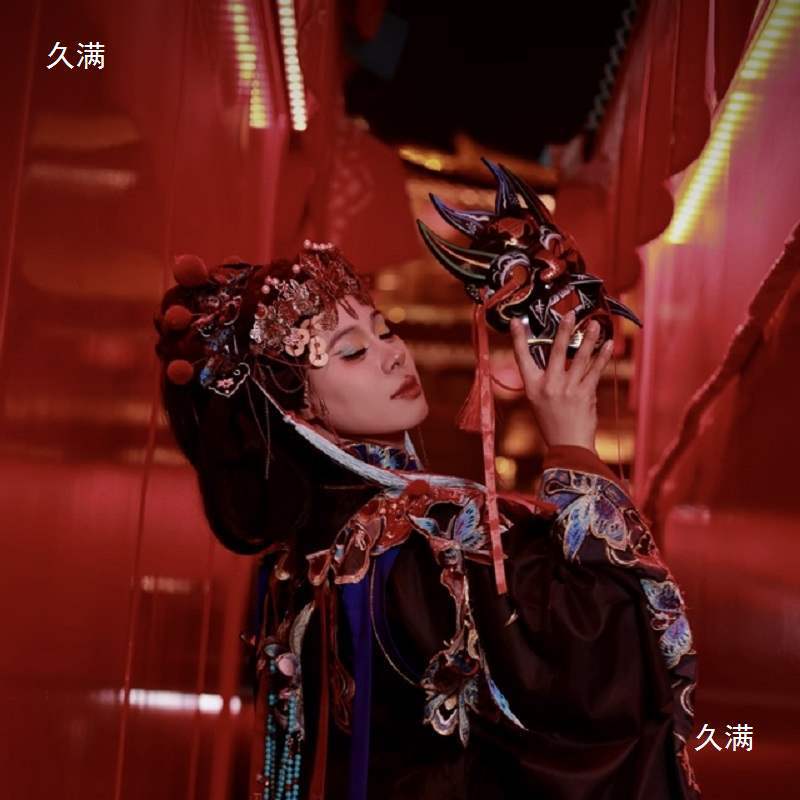 Nuo opera mask mask Guizhou handmade wood carving painting culture Guochao ethnic style temple fair mask other Halloween